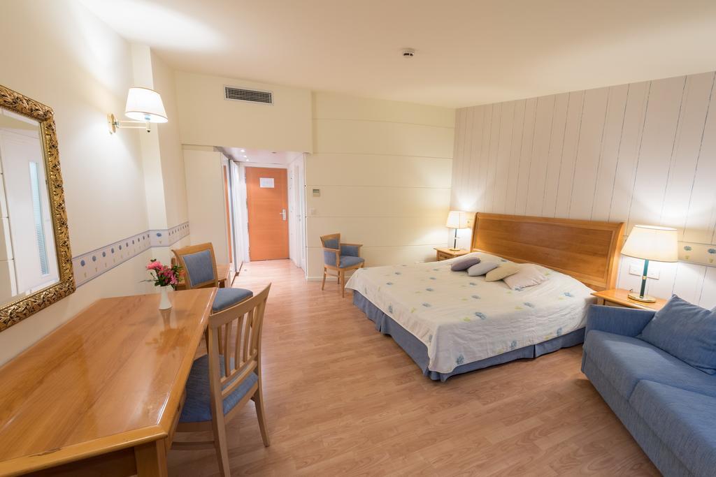 Poseidon Palace Kamínia Room photo